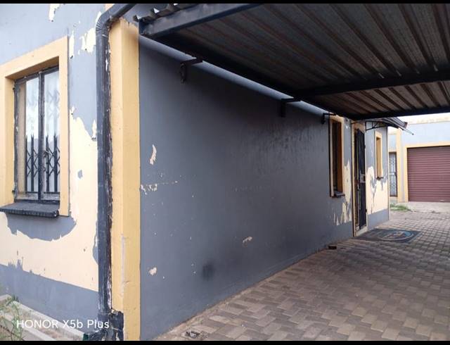 3 BEDROOM PROPERTY TO RENT IN WINDMILL PARK EXT